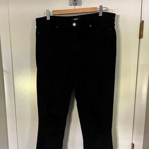 Paige Distressed Hoxton Ankle Black jeans Sz 34